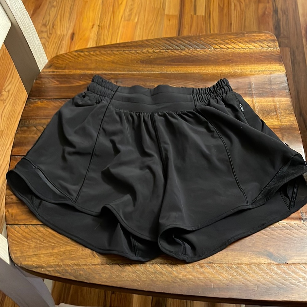 Lululemon Low Rise Hotty Hot Shorts